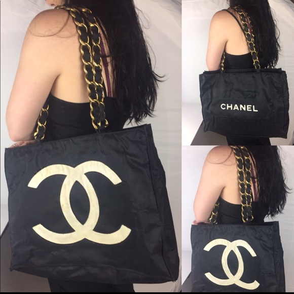 ❤️FIRM❤️JUMBO TOTE BY CHANEL